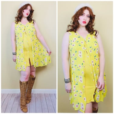 1990s Vintage Change Plus Yellow Daisy Grunge Dress / 90s Rayon Floral Split Front Mini Dress /  Small - Medium Plus 