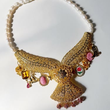 Charming pieces pearl necklace 