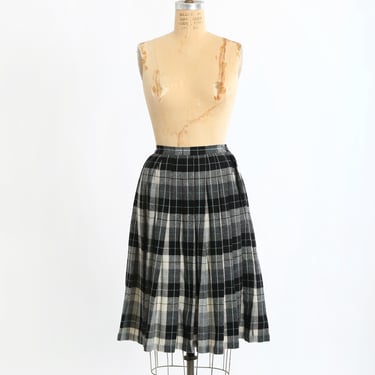 Vintage 1950s black pleated plaid wool skirt 