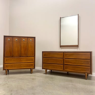 American of Martinsville Mid-Century Dresser Set 