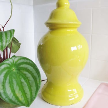 Vintage 70s Lemon Yellow Ginger Jar Ceramic Table Lamp Medium Sized - Yellow Chinoiserie Urn Style Lamp 