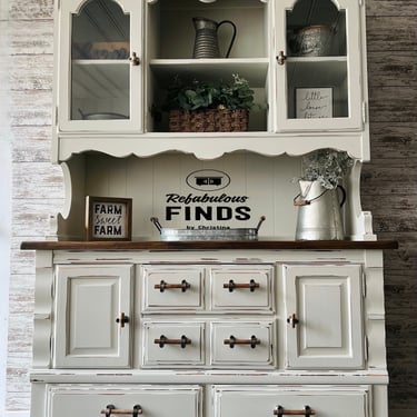 Beautiful Country Farmhouse Hutch 