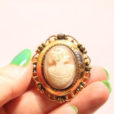 1950s 1960s Gold Tone Metal and Pink and Cream Cameo Brooch 