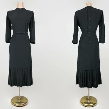 VINTAGE 1930s Dark Deco Black Rayon Pleated Hem Vamp Dress by Nelly Don | 30s Curvy Button Back Bombshell Dress | Black Widow VFG 