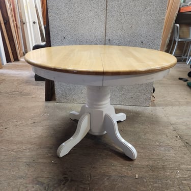 Round Farmhouse Table 42 x 29.25