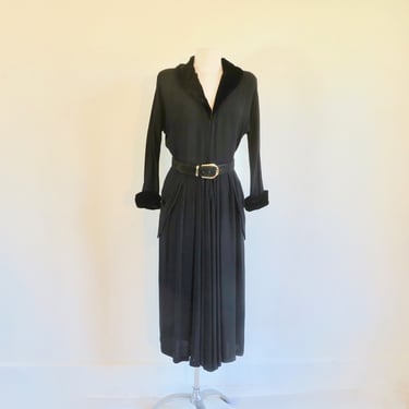 1940's Black Formal Day Dress Velvet Collar and Cuffs Long Sleeves Pockets Zipper Front Belt Film Noir Rockabilly 28