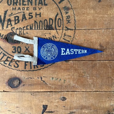 Vintage Eastern Illinois University Felt Souvenir Pennant 