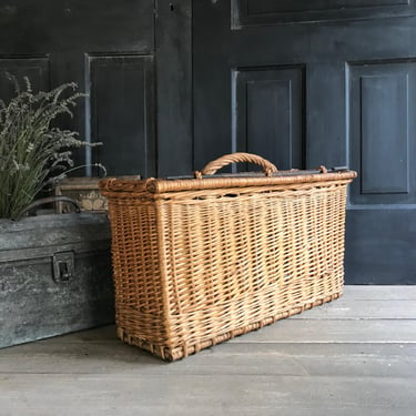 French Picnic Basket, Market Basket, Fishing, Iron Dowel Closure, Top Carry Handle, French Farmhouse 