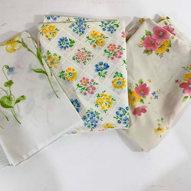 Vintage Floral Mismatched Pillowcases Set of 3 Grants Cannon Monticello Flowers Mod Floral Pillow Cotton Fabric 1950s 