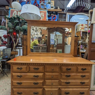 Vintage Colonial Style Dresser with Mirror 68.5 x 20 x 35.5