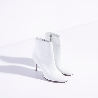 MANOLO BLAHNIK White Leather Stiletto Boots (Sz. 39.5)