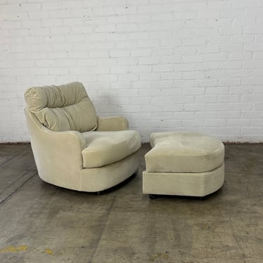 Oversized Lounge chair and ottoman 