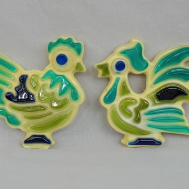 50s Mid-Century Chicken Rooster Wall Art - Molded Plastic w/ Gel-Look Details in Blue Green Yellow - Vintage 1950s MCM Set Wall Hanging 