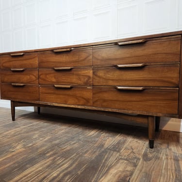 Item #340 Customizable Mid-century Modern Dresser 