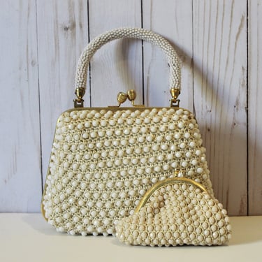 Vintage 1950s 60s Atlas Princess Charming White Cream Lucite Bead Purse Jewel Clasp & Coin purse Handbag bag Lunch Pail Box 