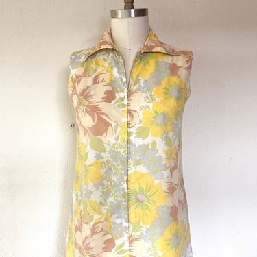 1960s Yellow floral house dress 