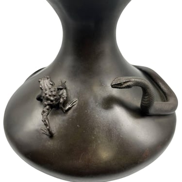 Meiji Era Hand Casted Japanese Bronze Vase of Snake & Hunting Frog 