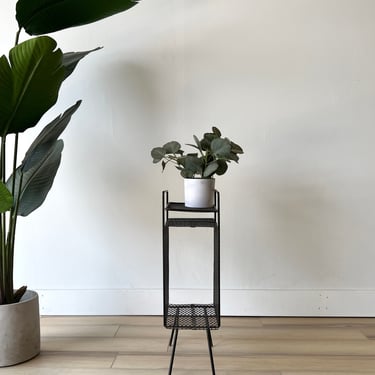 Vintage Mid Century Small End Table / Plant Stand