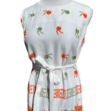 Vintage 60’s wiggle dress~ white with Retro orange & green floral embroidery~ Ties at waist~ sleeveless Spring midi~ size Small 2-4 