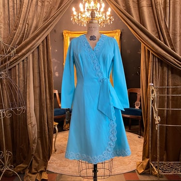 1970s wrap dress, turquoise polyester, vintage dress, lace trim, long sleeve, a-line, mod, 1960s dress, aqua, tie waist, summer coat, easter 
