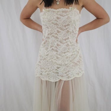 Vintage 1970’s Ivory Lace Full Length Nightgown - Small/Medium 