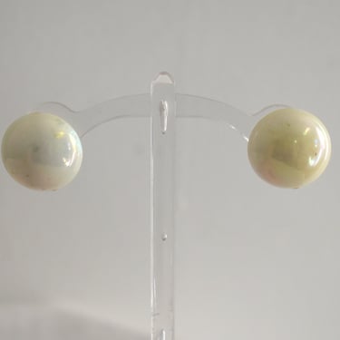 1980s Iridescent Cream Plastic Dome Pierced Earrings 