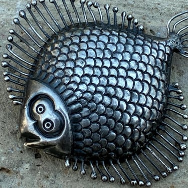 Emaus ~ Vintage Mexico Sterling Silver Midcentury Modernist Flounder Pin / Brooch 