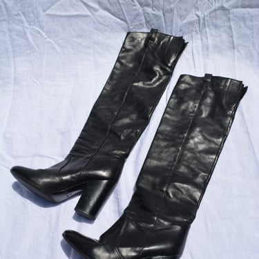 Vintage black boots / vintage western inspired boots / vintage 90s boots / vintage black leather knee high boots / black leather boots / 8.5 