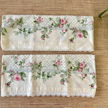 Vintage Westpoint Stevens Floral Trellis Standard Pillow Cases - Garden Style - Eyelet Trim - Set of 2 