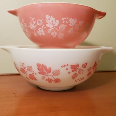 Pyrex Pink Gooseberry Cinderella Bowls Set of 2 