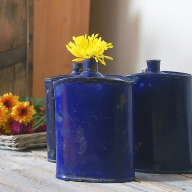 Vintage cobalt blue enamel military canteen flask / enamel vase / WW1 & 2 canteen / Indian Army water bottle / enamel flask / rustic decor 