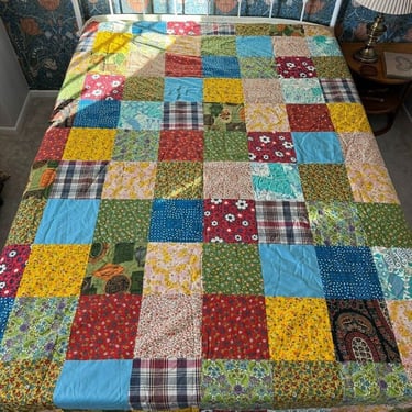 Vintage 1960s Handmade Patchwork Floral Hippie Mid Mod Retro Quilt Queen Size 