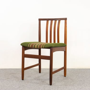 4 Mid Century Teak Dining Chairs - (324-226) 