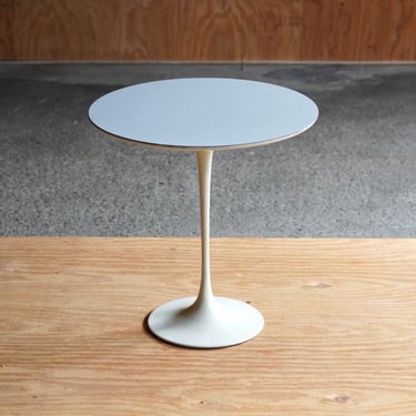 Vintage Knoll 20” Tulip Pedestal Table by Eero Saarinen 