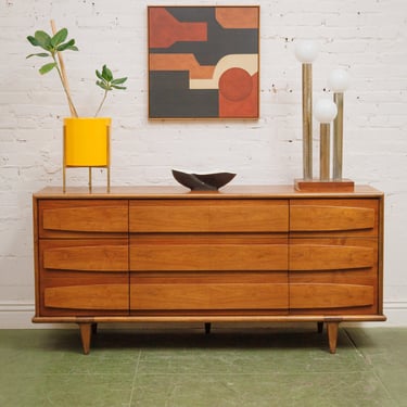 American of Martinsville 9 Drawer Dresser