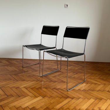 1 of 2 Vintage Black Leather Dining Chairs / Italian Kitchen Chairs / Chrome / Italian Design / Italy / 1980s 