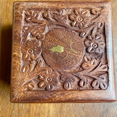Vintage Ornate Carved Wood with Inlay Jewelry Ring Trinket Box 