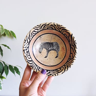 Vintage Kenyan Engraved Soapstone Zebra Bowl 