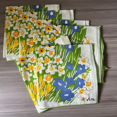 Vera Neumann ladybug Spring pattern dinner napkins set of 6, table linens, vintage napkins, vintage linens 