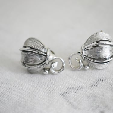 1950s Lisner Silver Flower Screw Back Earrings 