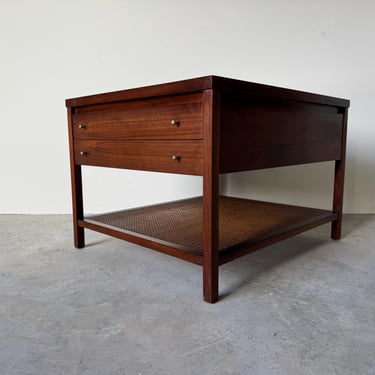 1950s Mid-Century Modern Walnut End Table by Paul McCobb for Calvin Furniture, Irwin Collection 