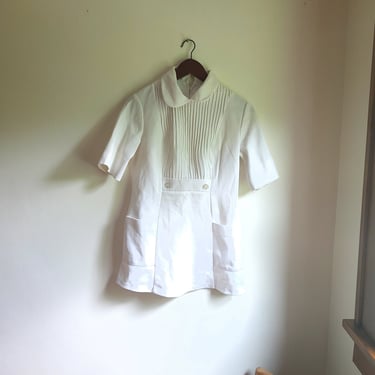 Vintage 1960's to 1970's White Women's Dress / Collared Pockets / XS to S 