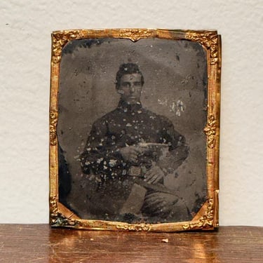 Antique Civil War Tintype of Union Soldier Displaying Pistol  - Rare 19th Century Collectible Photography - American Historical Photos - 6th 