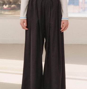 Avi Pants in Black - Baserange