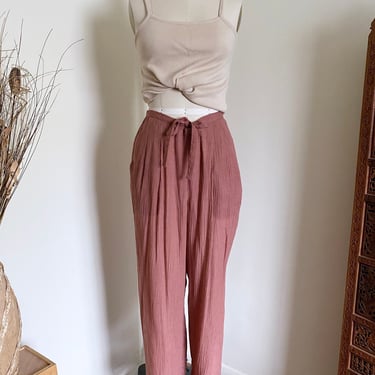 Vintage 90's  High Waisted Mauve Trousers by Geoffrey Beene Sport, 28