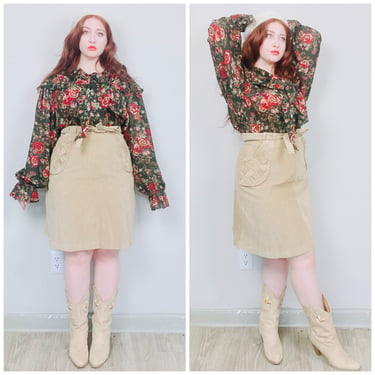 1970s Vintage Khaki Made In Japan Corduroy Skirt / 70s / Seventies Belted High Waisted Wove Pocket Skirt / Size Medium 