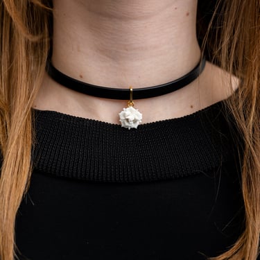 White Porcelain Mini Rose Leather Choker