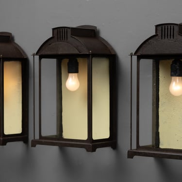 Outdoor Sconce