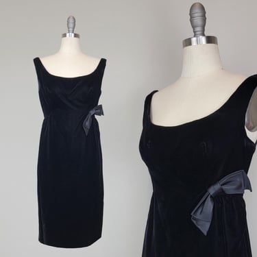 Black Velvet Dress / 1960s Cocktail Dress / 1960s Party Dress / 1960s Dress / Cocktail Dress / Little Black Dress / LBD / Size Medium Large 