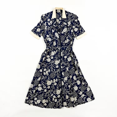 1940s Blue and White Carnation Print Rayon Day Dress / Pam Patterson / Shoulder Pads / M / L / 33 Waist / Novelty Print / Floral / 40s / 